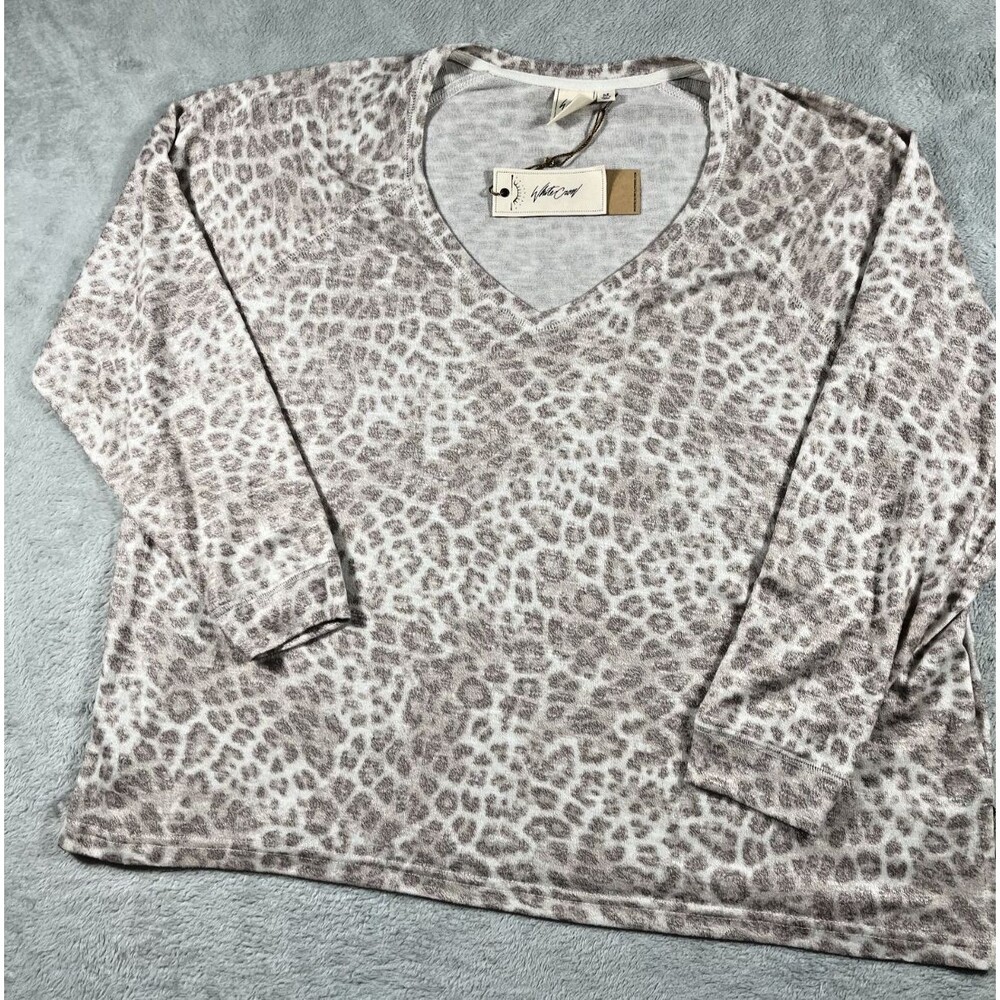 White Crow Womens M Light Sweatshirt Leopard Print  v neck NWT